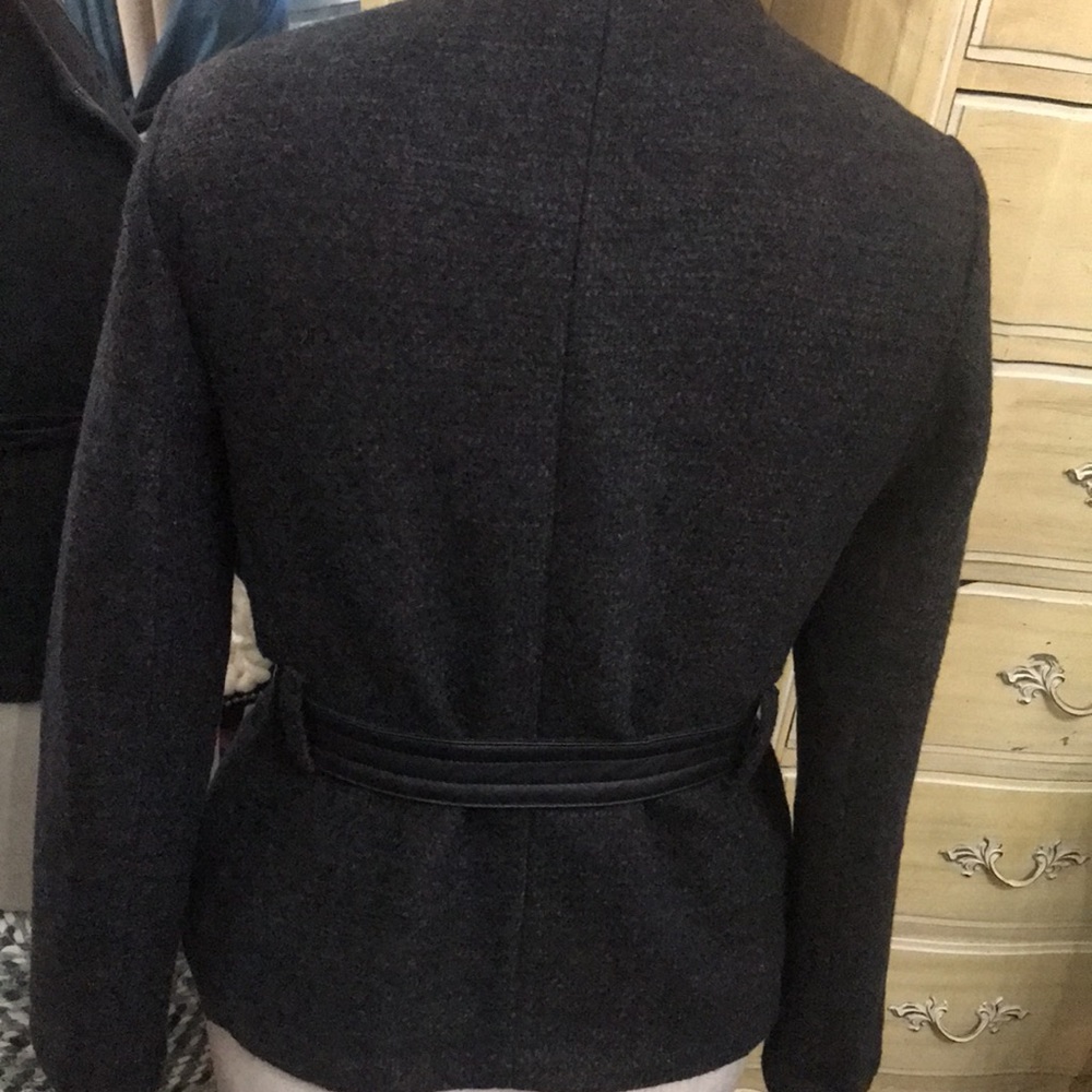Short jacket - Picture 3 of 11